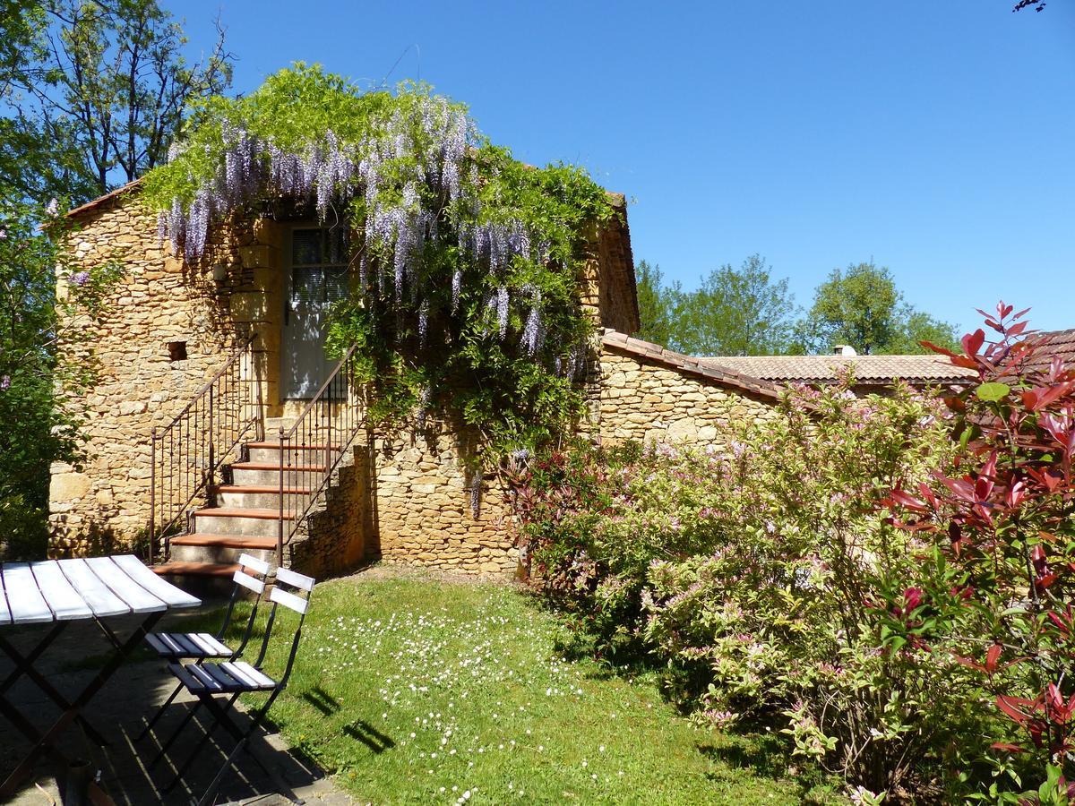 Chambres D'Hotes Les Boudines Saint-Germain-de-Belves Ruang foto